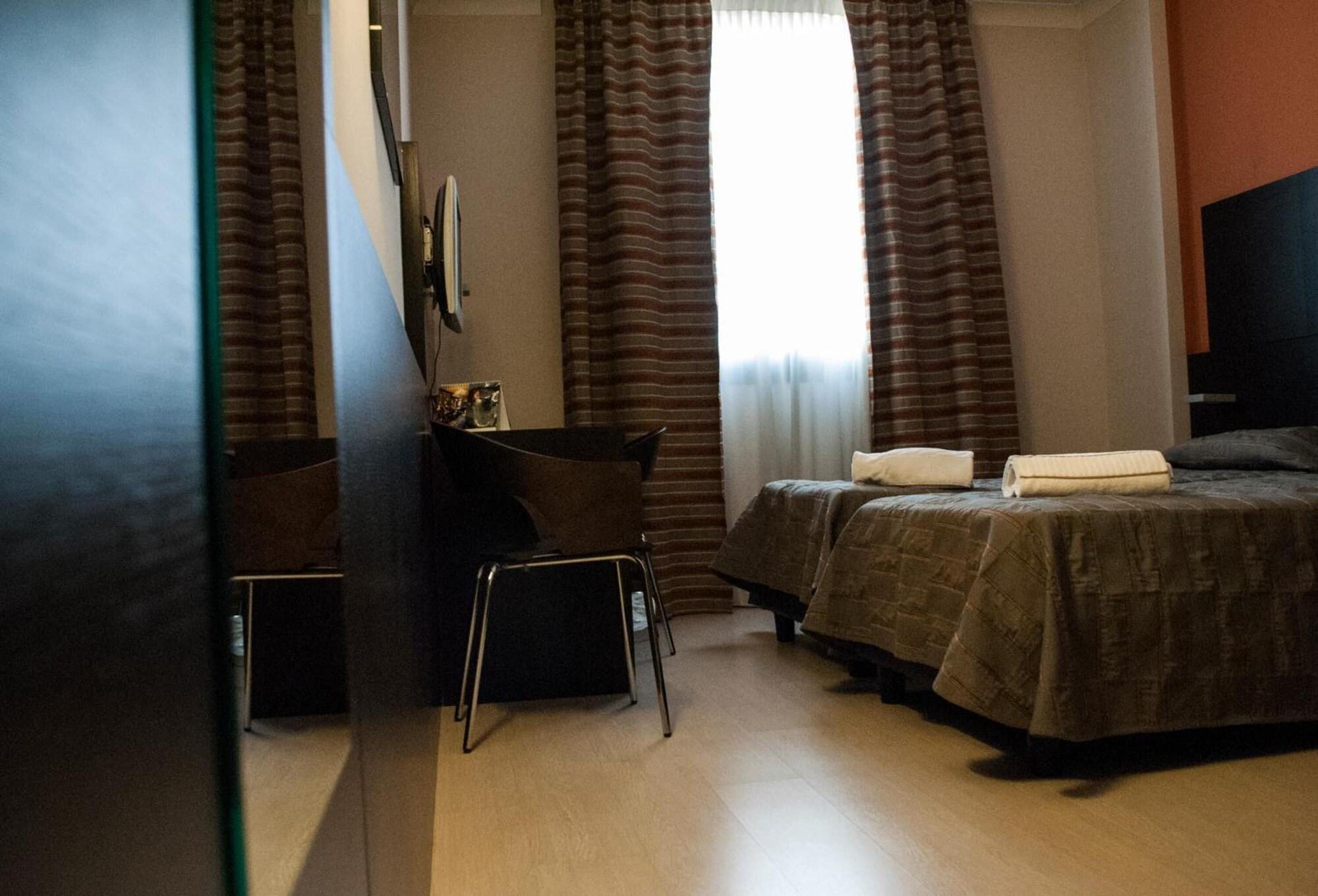 Vercelli Palace Hotel Zewnętrze zdjęcie